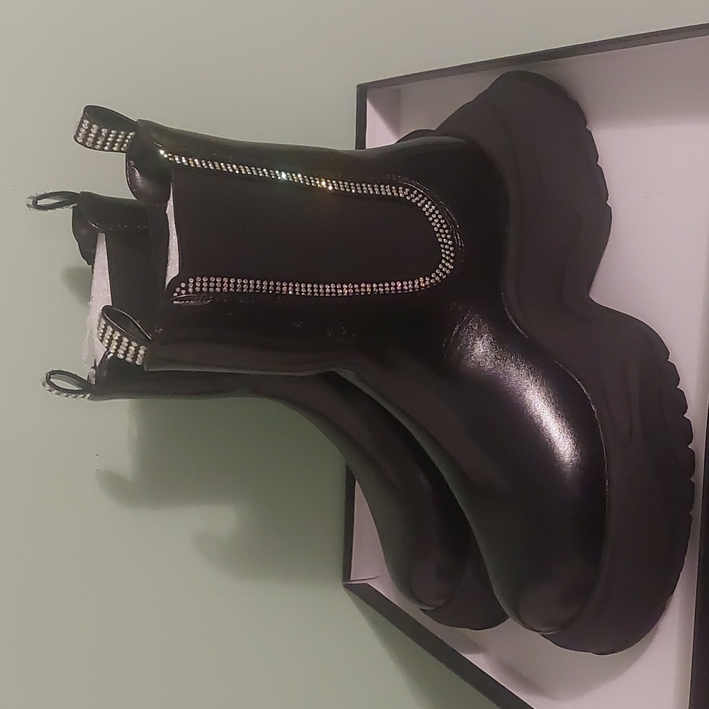 Cape Robbin Black Rhinestone Sita Platform Bootie Sz 7